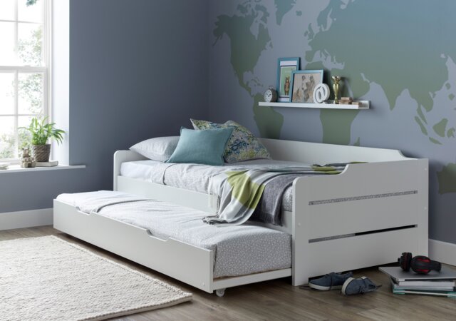 Copella White Guest Bed With Trundle