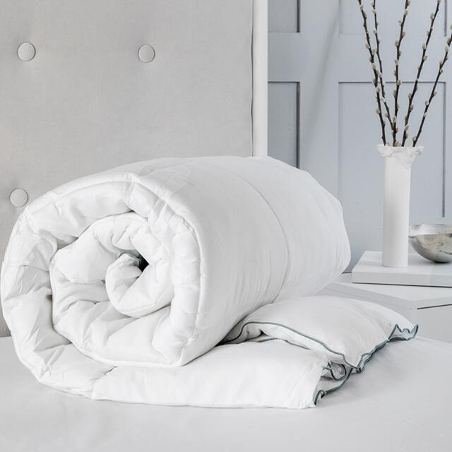 10.5 Tog Luxury Microfibre Duvet Feels Like Down Filling Premium Soft Touch King White