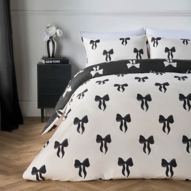 OHS Bow Reversible Soft Cosy Plump Duvet Cover and Pillowcase Bedding Set White Mono Single