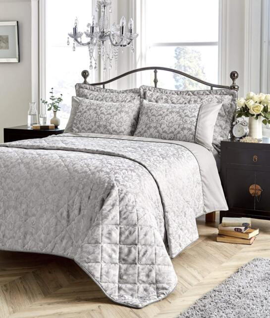 Savoy Woven Jacquard Duvet Set in Grey - Double Grey Grey Double