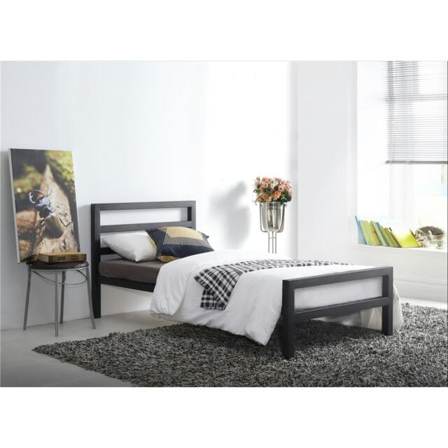 Edwardian Style Ivory Metal Bed Frame - Small Double 4ft