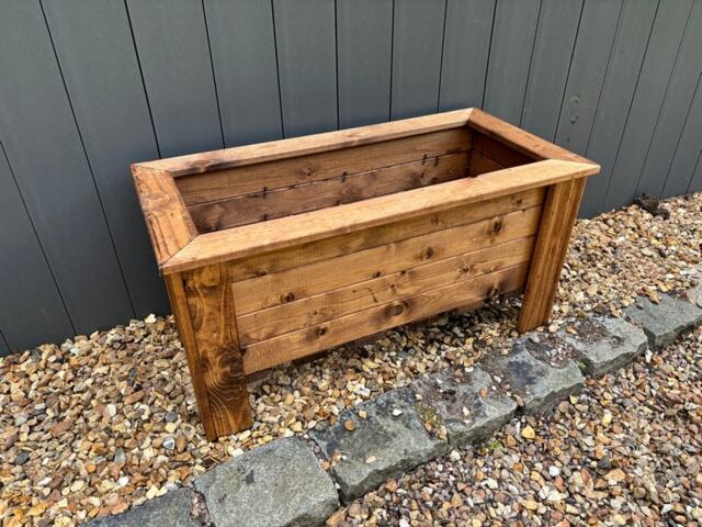 Prestbury Raised Rectangular Large Trough - Timber - L41 x W83 x H42 cm - Minimal Assembly Required Brown