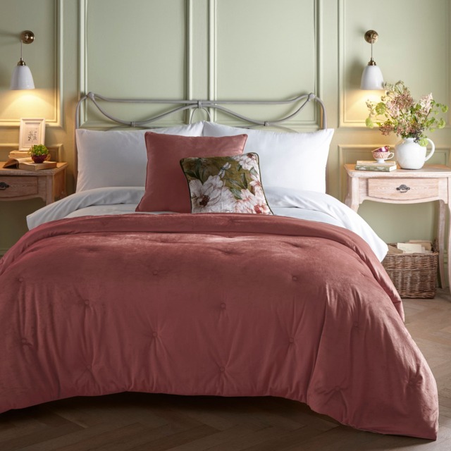 Appletree Austell Bedspread Pink