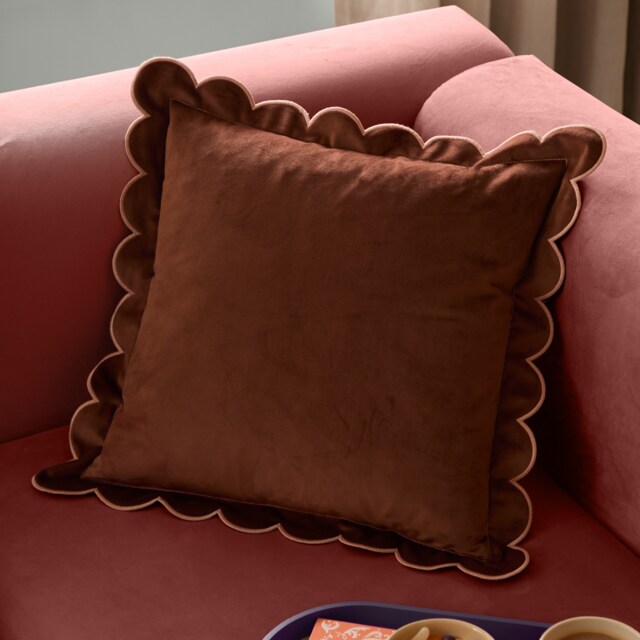 Furn Lil Scallop Velvet Cushion Brown Chestnut/Slipper