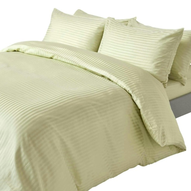 Homescapes Sage Green Egyptian Cotton Duvet Cover and Pillowcases 330 TC, Super King Green