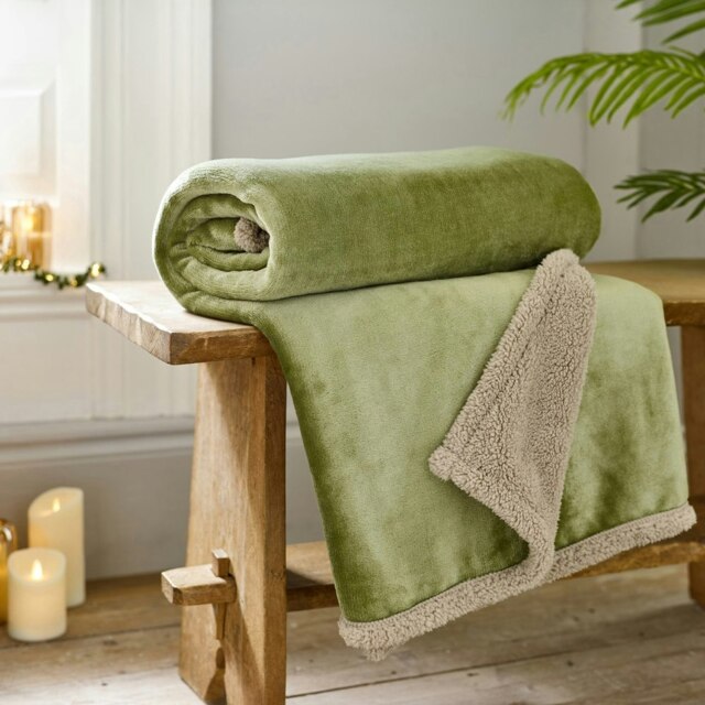 Hazelwood Flannel & Sherpa Throw – 130x170cm Reversible Soft Fleece Blanket Brown Sage 1