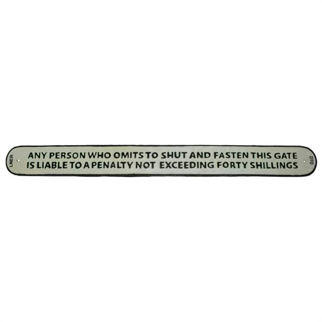Shut & Fasten the Gate Long Cast Iron Sign Plaque Wall Fence Gate Post Garden