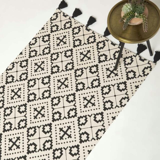 Homescapes Reva Black and White Cotton Geometric Rug - 120 x 170 cm Black Black, Natural