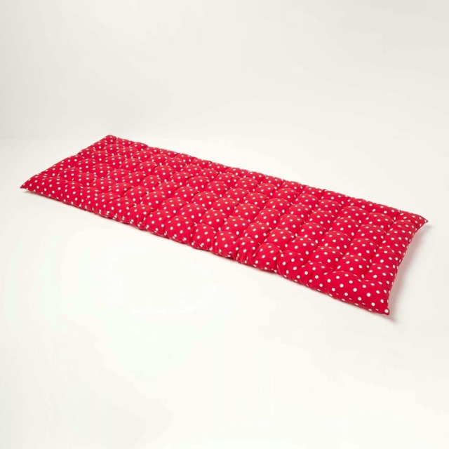 Homescapes Garden Bench Cushion Luxury 3 Seater Cotton Polka Dot Indoor Outdoor Seat Pad Red 143 x 48 cm 1