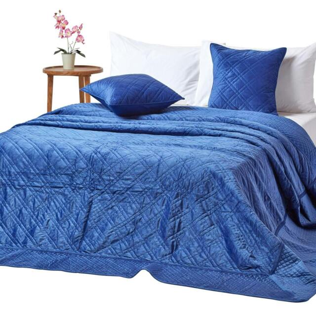Homescapes Navy Blue Paragon Diamond Geometric Velvet Bedspread - 250 x 260 cm
