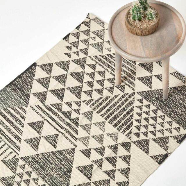 Homescapes Delphi Black and White Geometric Style Cotton Printed Rug - 160 x 230 cm Black White and black