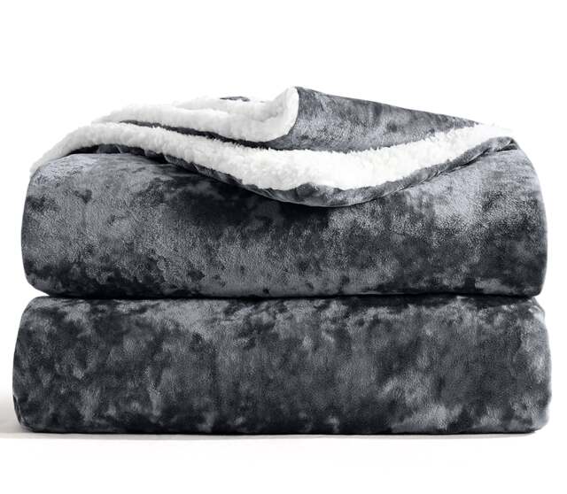 Velosso Crushed Velvet Sherpa Reverse Throw Blanket