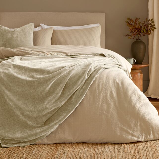 Yard Heavy Chenille Velvet Throw
