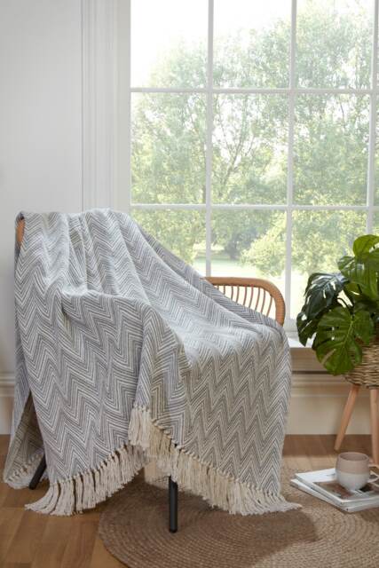 Chester Zig Zag Geometric Grey Throw Over Blanket with Tassels 180 x 250 cm