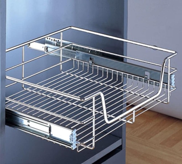 FittingsCo, Soft Close Pull Out Wire Basket for Kitchen Cabinets, Polished Chrome, 30kg Capacity, 600mm
