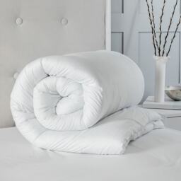 Winter 13.5 Tog Microfibre Soft Like Down Duvet + 2 Pillows With Non Allergenic Hollowfibre Filling King White