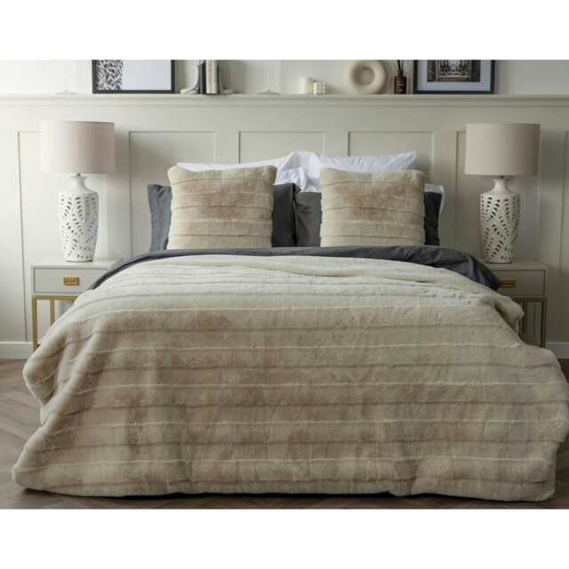 Belledorm Alaska Faux Fur Throw - Oatmeal - 200cm x 150cm