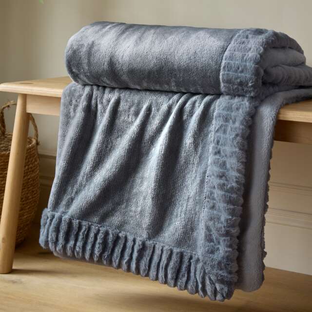 Catherine Lansfield Velvet and Faux Fur Soft Touch Blanket Throw Grey Charcoal Grey
