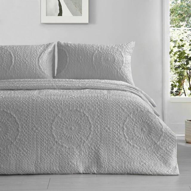 Intimates Winchester Pinsonic Quilted Luxury Bedspread Set Grey Grey One Size