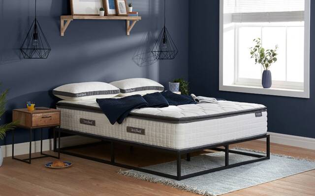 SleepSoul Bliss 800 Pocket Memory Pillow Top Mattress Small Double White 1