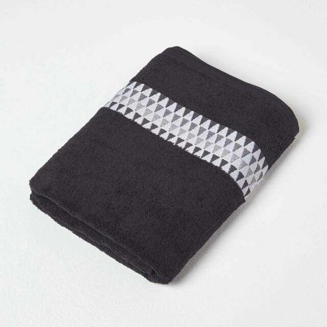 Homescapes Geometric Cotton Bath Towel - Black Black