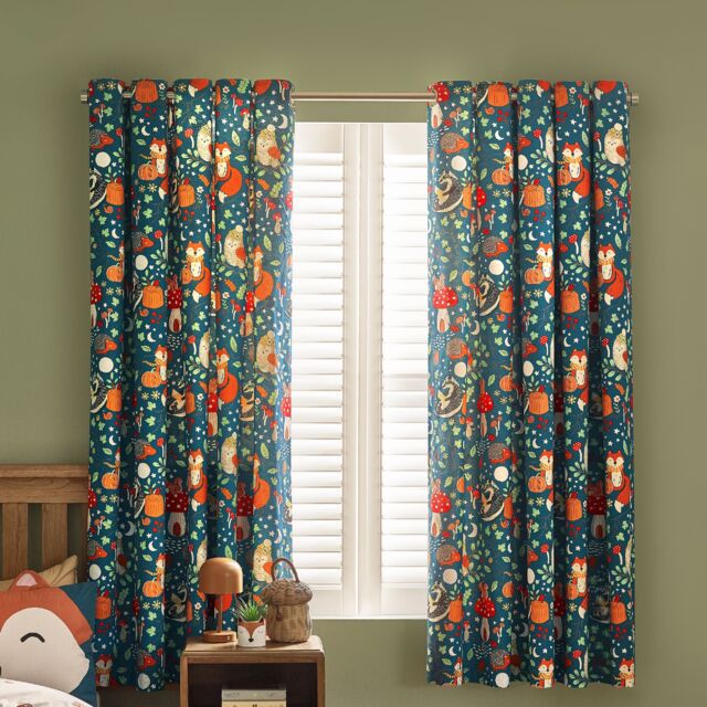 Catherine Lansfield Fox and Woodland Friends Fully Reversible Eyelet Curtains Green