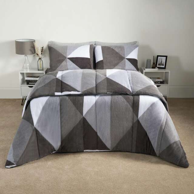 OHS Coverless Reversible Geo Soft Teddy 10.5 Tog Duvet And Pillowcase Bedding Set, Double - Grey