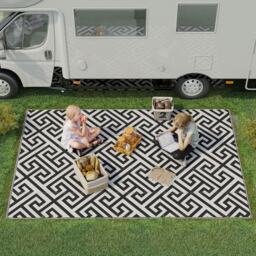 Outsunny 182x274cm Reversible Outdoor Rug Portable Plastic Straw RV Camping Mat Black Black 182cm x 274cm x 0.3cm