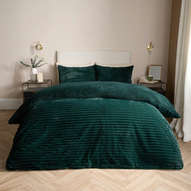 OHS Faux Fur Ribbed Fleece Duvet Cover and Pillowcase Bedding Set, King - Forest Green