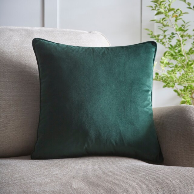 Portfolio Home Velvet Green Filled Cushion Piped Edge 45x45cm