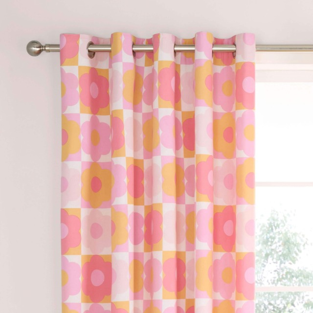 Catherine Lansfield Retro Daisy 66x72 Inch Fully Reversible Eyelet Curtains Pink