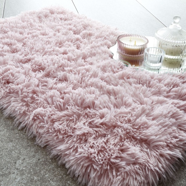 Catherine Lansfield Cuddly Deep Pile Faux Fur Bath Mat Pink Blush Pink 50x80cm