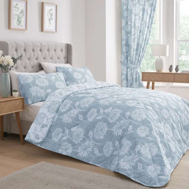 D & D Chrysanthemum Bedspread Blue