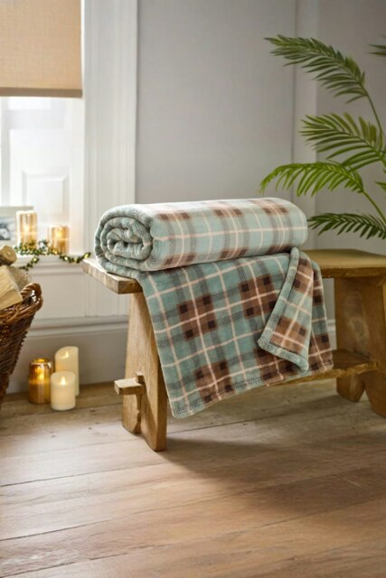 Highland Stag Check Throw – Green Ultra Soft Blanket, 140 x 180cm