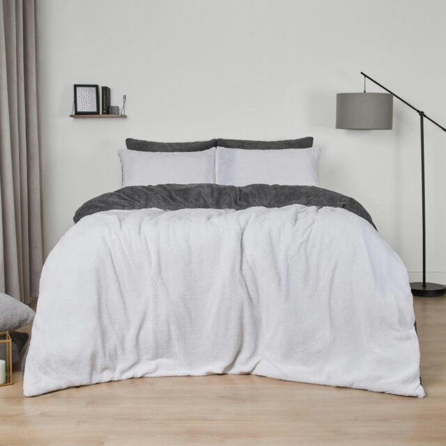 OHS Soft Reversible Teddy Fleece Duvet Cover and Pillowcase Bedding Set, King - Charcoal Grey/White