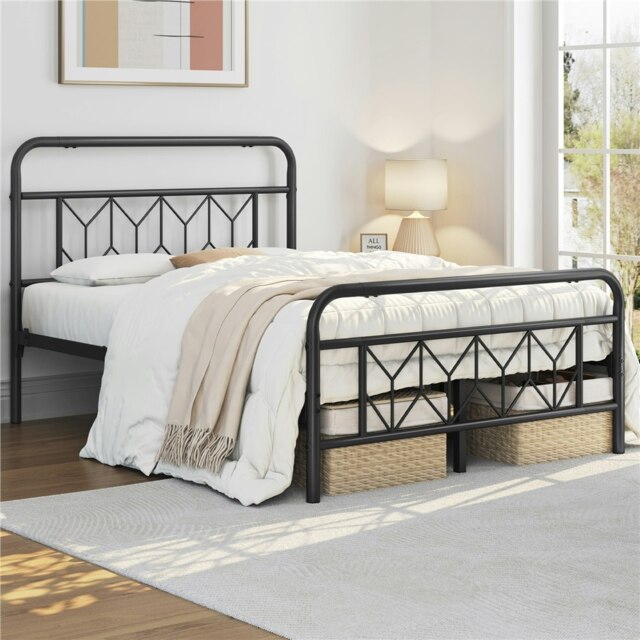Yaheetech 4ft6 Double Vintage Metal Bed Frame with Diamond Pattern Headboard Black