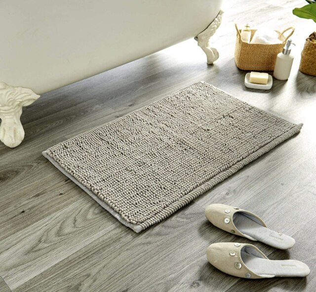 Pebbles Bath Mat Set in Silver Silver Silver