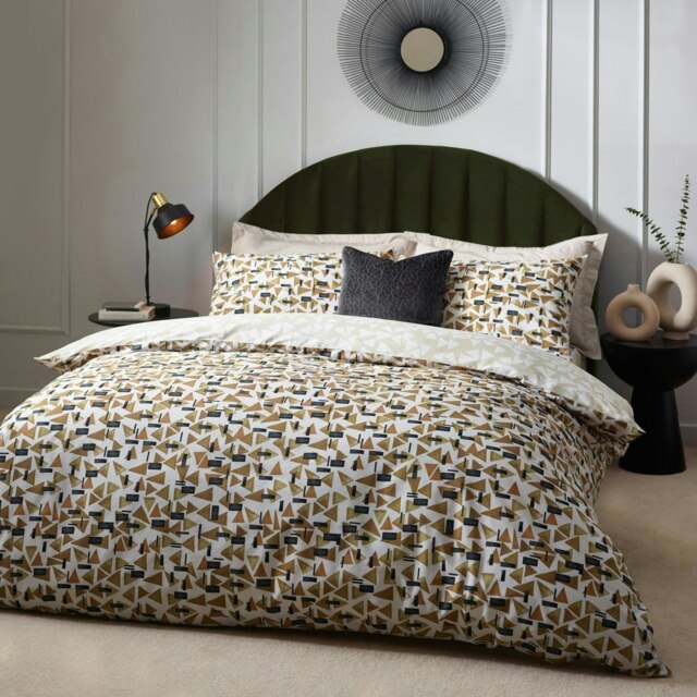 Hoem City Abstract Cotton Rich Reversible Super King Duvet Cover Set