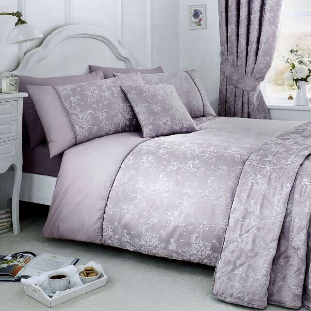 D & D Jasmine Duvet Cover Set Lavender