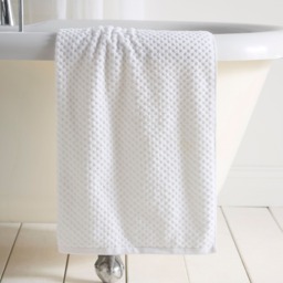 D & D Popcorn Check Bath Towel White