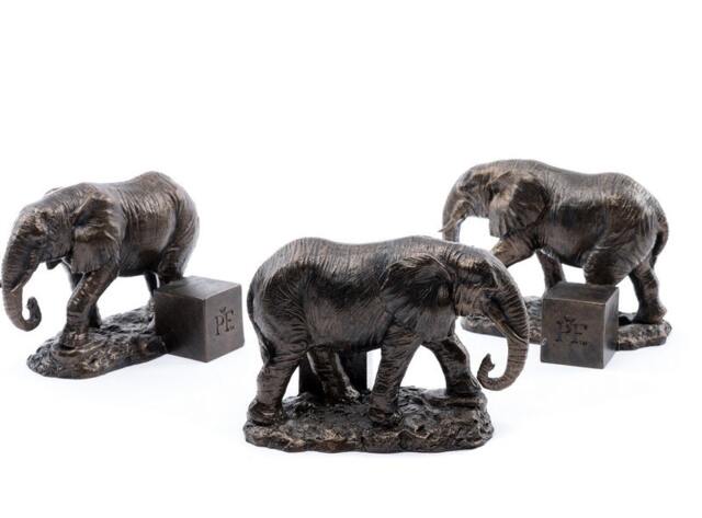 Elephant Plant Pot Feet - Set of 3 - L6.5 x W7.5 x H11 cm Grey
