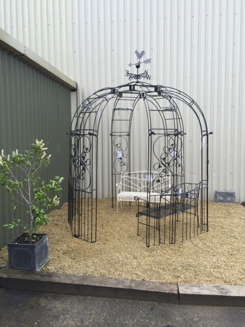 Imperial Trad - 6 Sided & Panels (Inc. ground Spikes) Garden Feature - Solid Steel - L243.8 x W243.8 x H259.1 cm - Black
