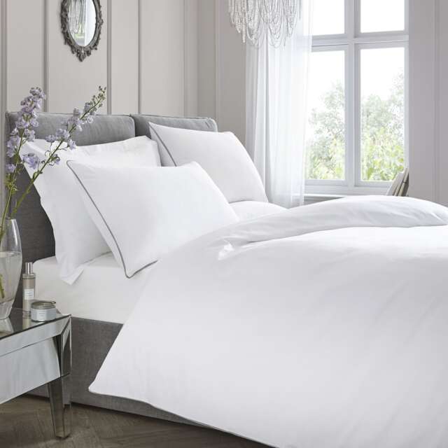 Appletree 200TC Plain Dye Duvet Cover Set White with Silver Piping