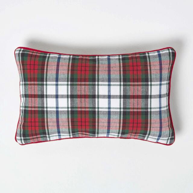 Homescapes Cotton Macduff Tartan Rectangular Cushion Cover - 30 x 50 cm Red Red 30 x 50 cm