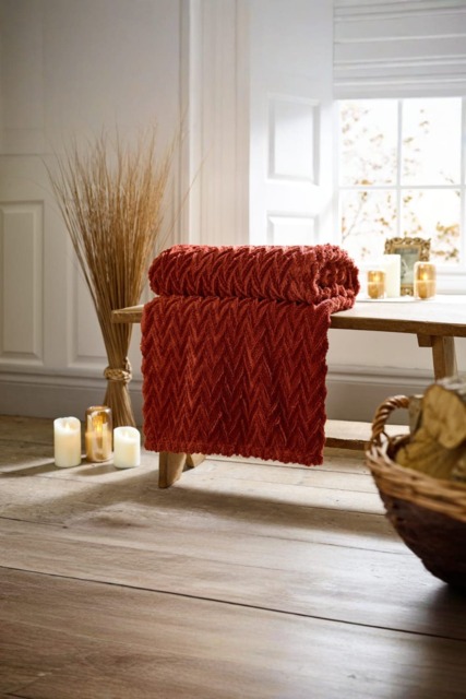 Tadcaster Chevron Plush Throw, 140×180cm – Warm Decorative Sofa Blanket Orange Paprika