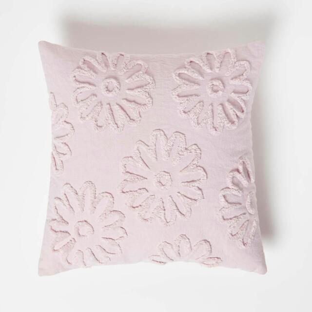 Homescapes Floral Daisy Lilac Tufted Cotton Cushion - 45 x 45 cm Purple Lilac 1