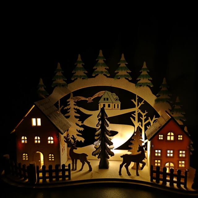 19cm Battery Operated Light up Christmas Wooden Village Scene with Reindeer & 5 Warm White LEDs