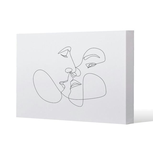 couple kiss in line art (Canvas Print) Cream