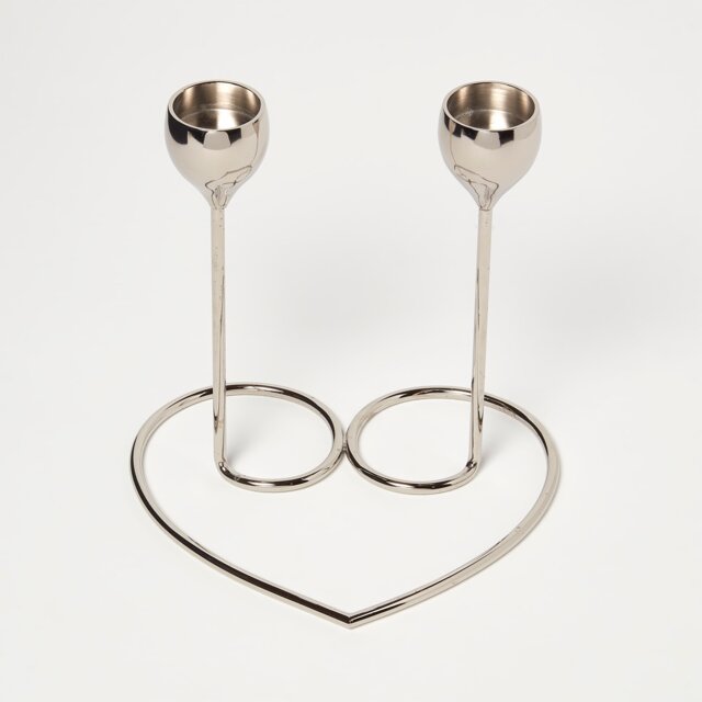 Homescapes Dual Brass Heart Dinner Candle Holder – Polished Silver
