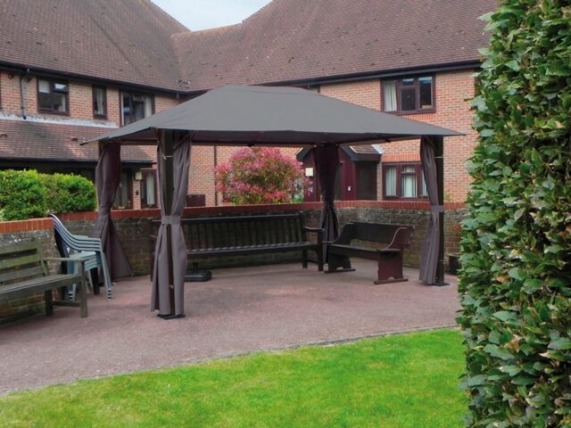 Highfield Gazebo Outdoor Garden BBQ Shelter, Party Tent with Curtains and Apex Canopy - L300 x W400 x H260 cm - Grey